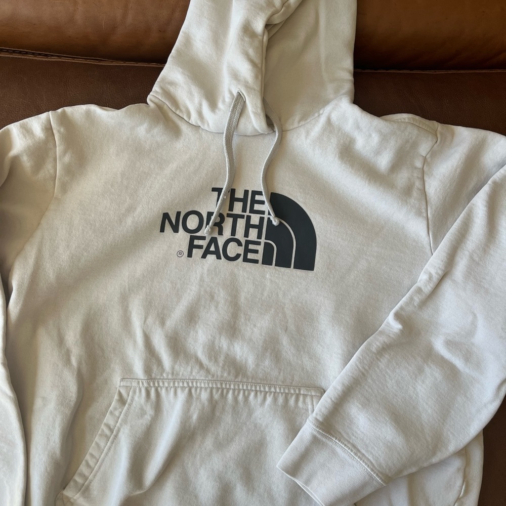 Mens XL North Face sweatshirt lightly used-runs small